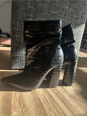 Black Croc-Embossed Pointed Toe Block Heel Ankle Boots